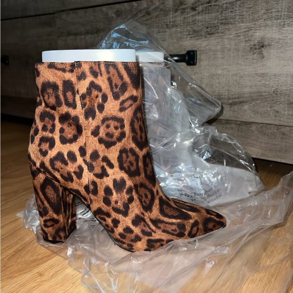 NWT leopard print heeled booties